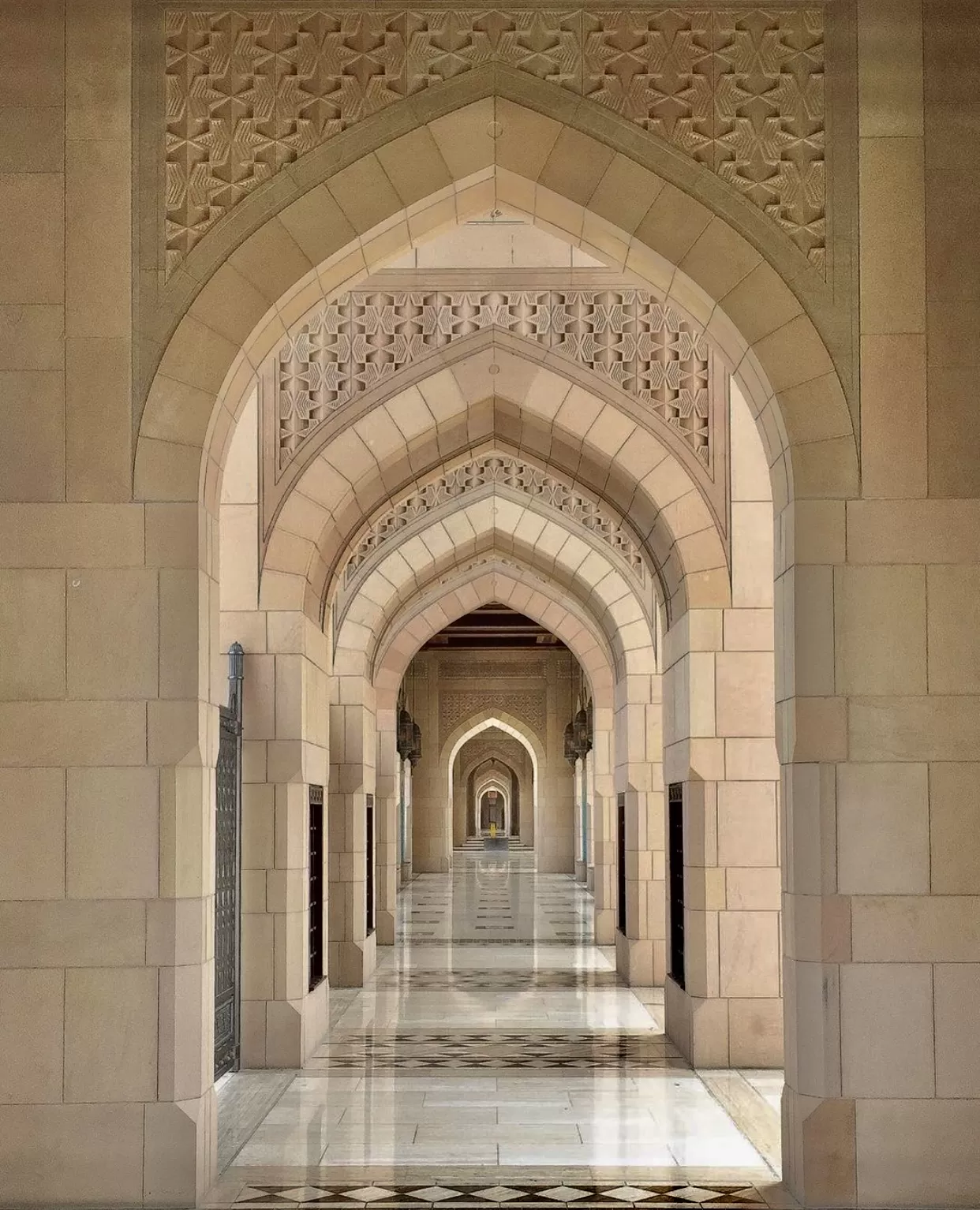 Photo of Sultan Qaboos Grand Mosque By Mobasshir Hasan