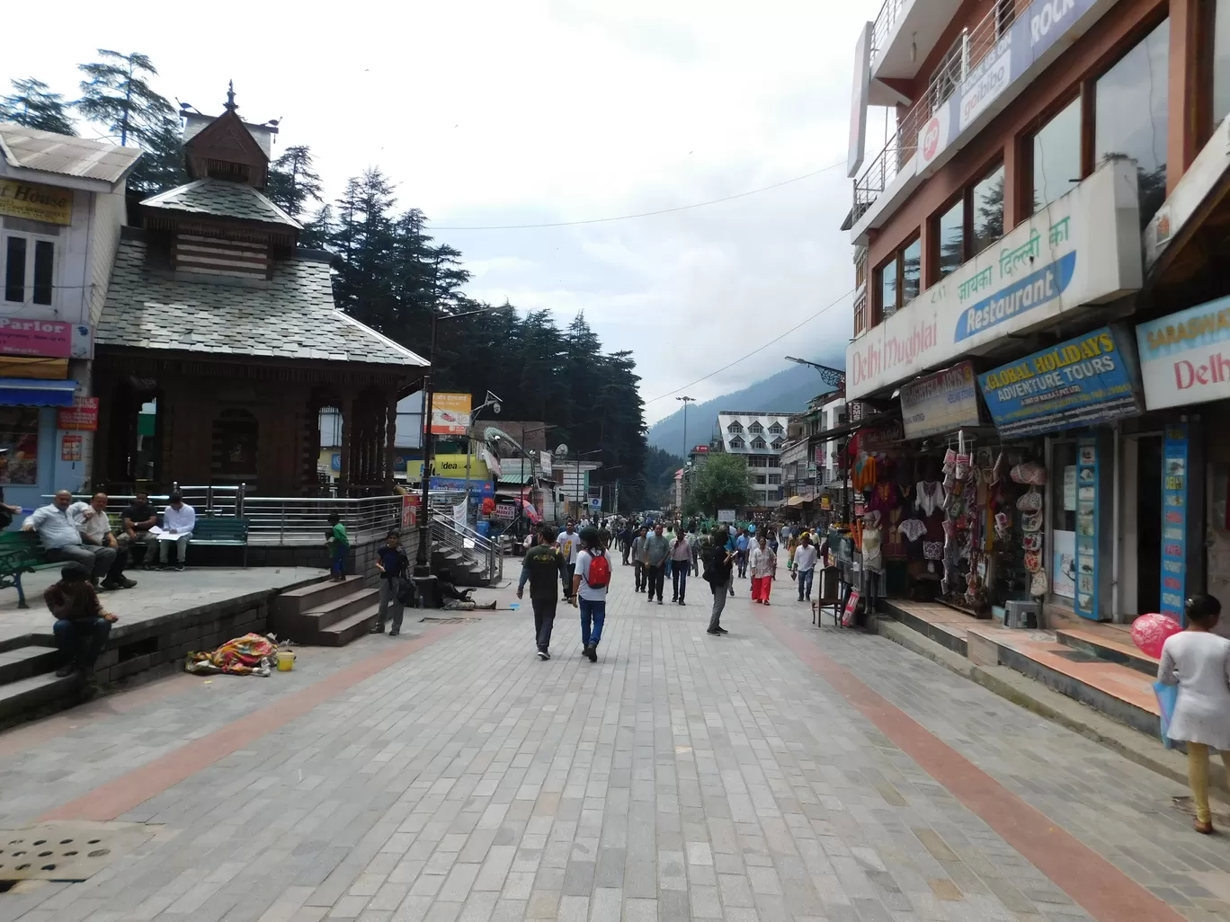 Photo of Manali Mall Market By Vicky Sinha