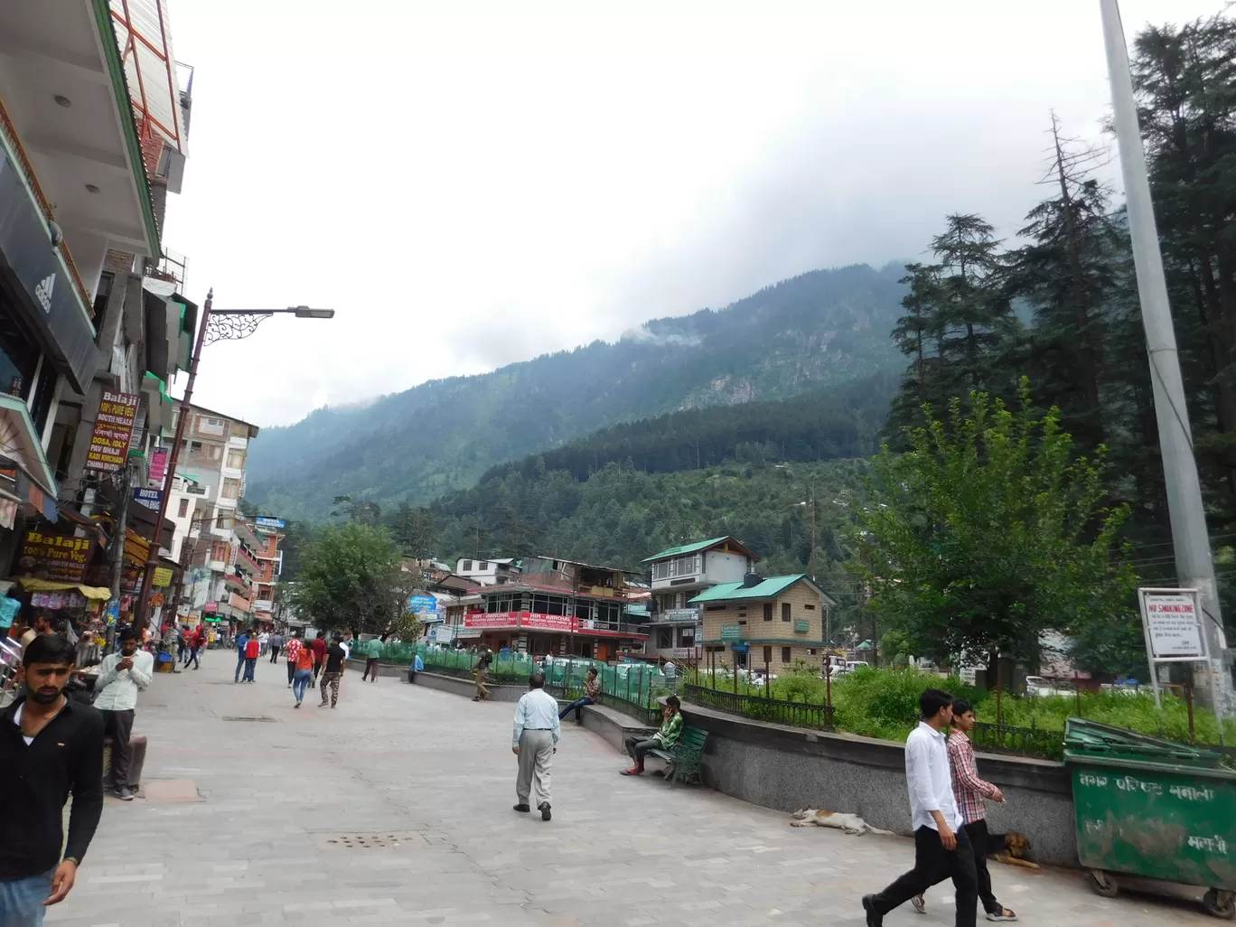 Photo of Manali Mall Market By Vicky Sinha