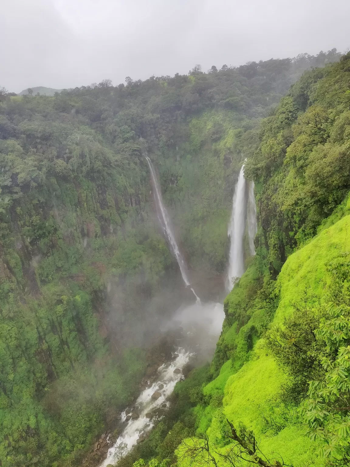 Photo of Thoseghar Waterfall By Vaibhav Jagtap