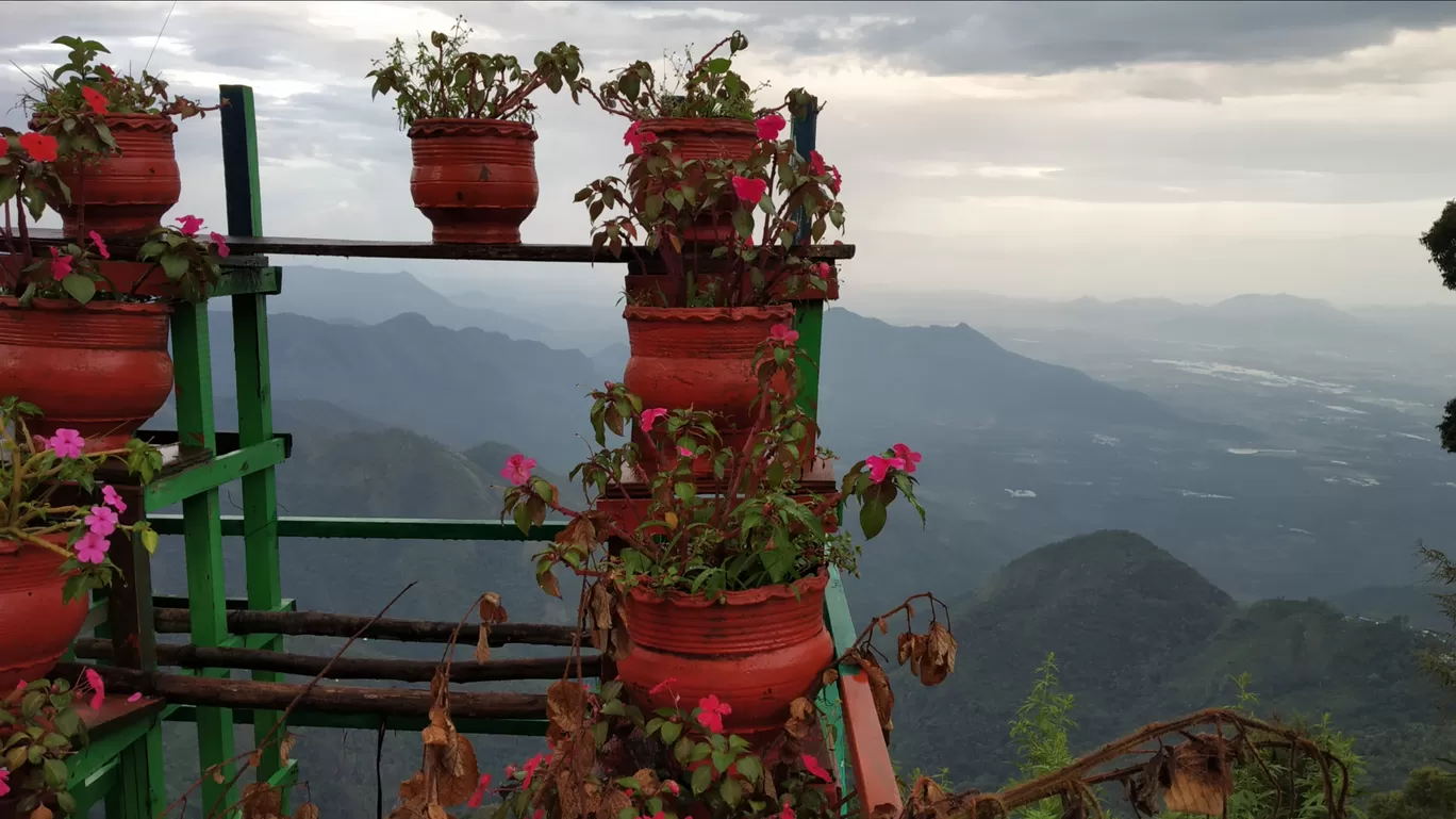 Photo of Vattakanal Cliff Viewpoint By george kollanoor