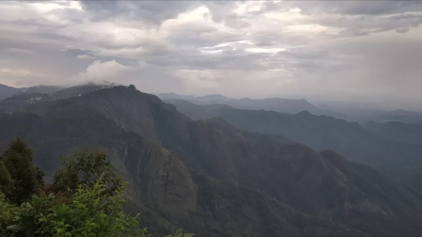 Photo of Vattakanal Cliff Viewpoint By george kollanoor