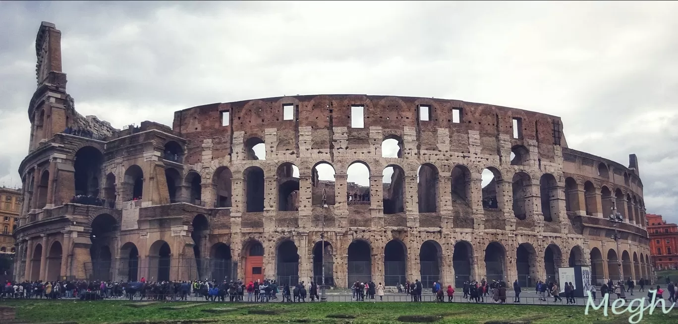 Photo of Colosseo By Meghali Ghosh