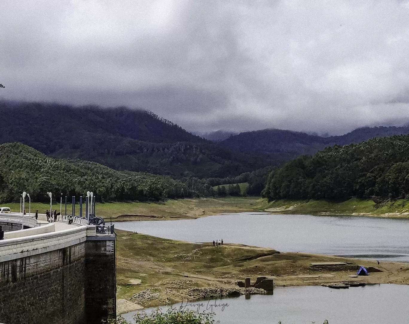 Photo of Munnar By Moody Hexagon