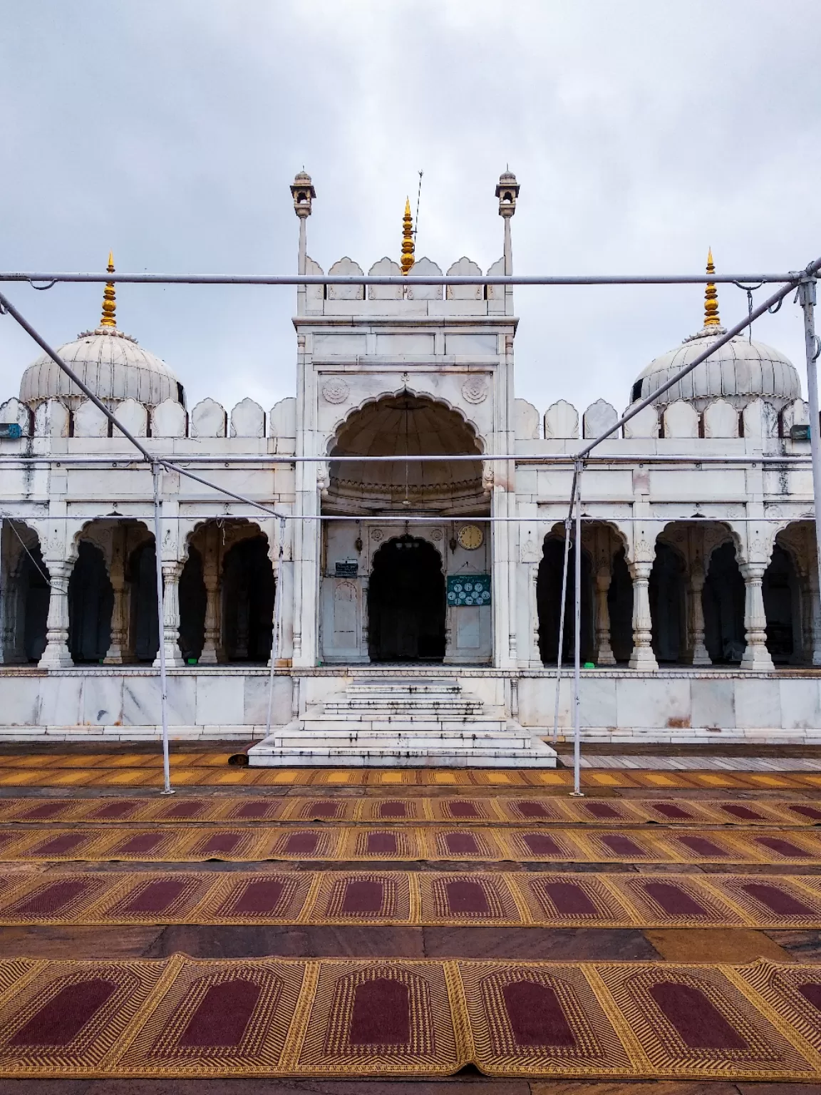 Photo of Moti Masjid Road By Manay Singi