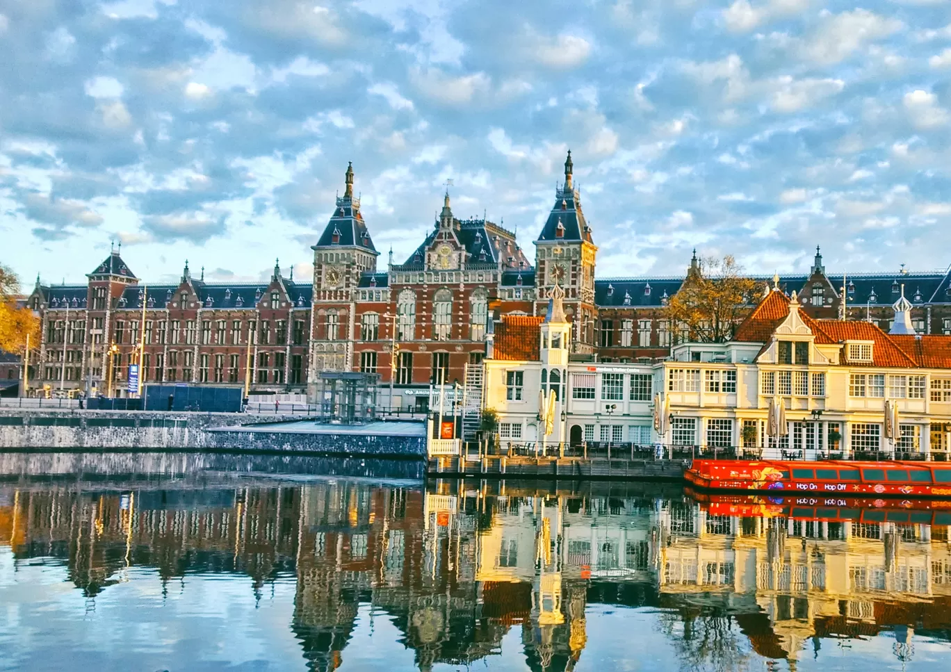Photo of Amsterdam Centraal By vimal chavda