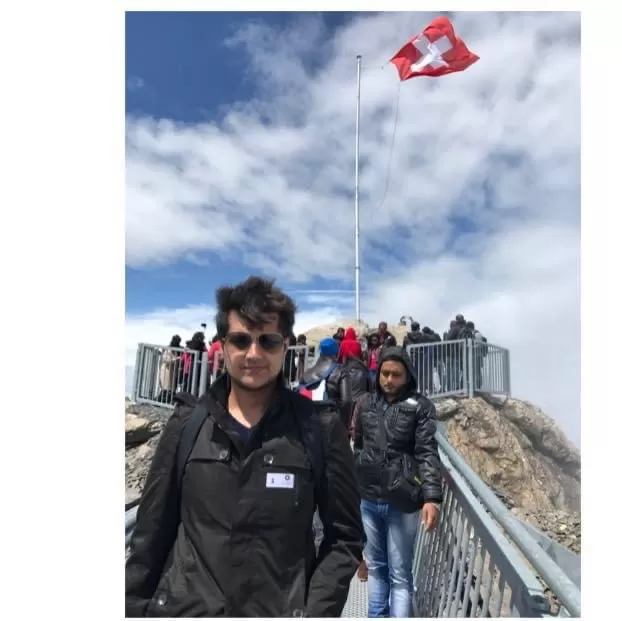 Photo of Glacier 3000 By Akshay Jindal