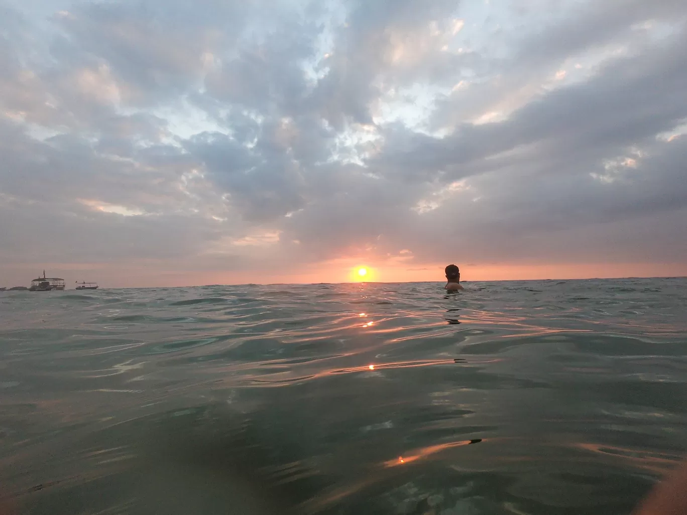 Photo of Hikkaduwa Beach By Saurabh Purohit