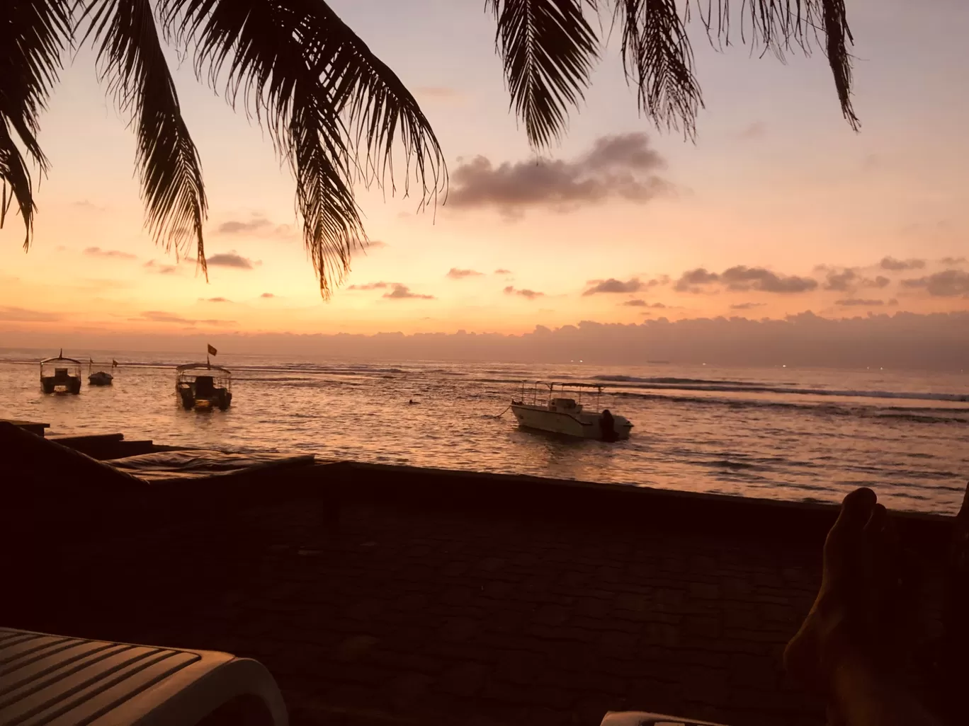 Photo of Hikkaduwa Beach By Saurabh Purohit