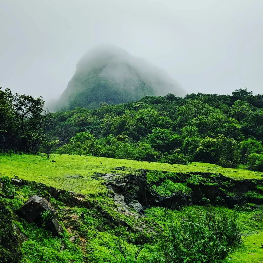 Photo of Devkund Waterfall By Deepanshu Gupta