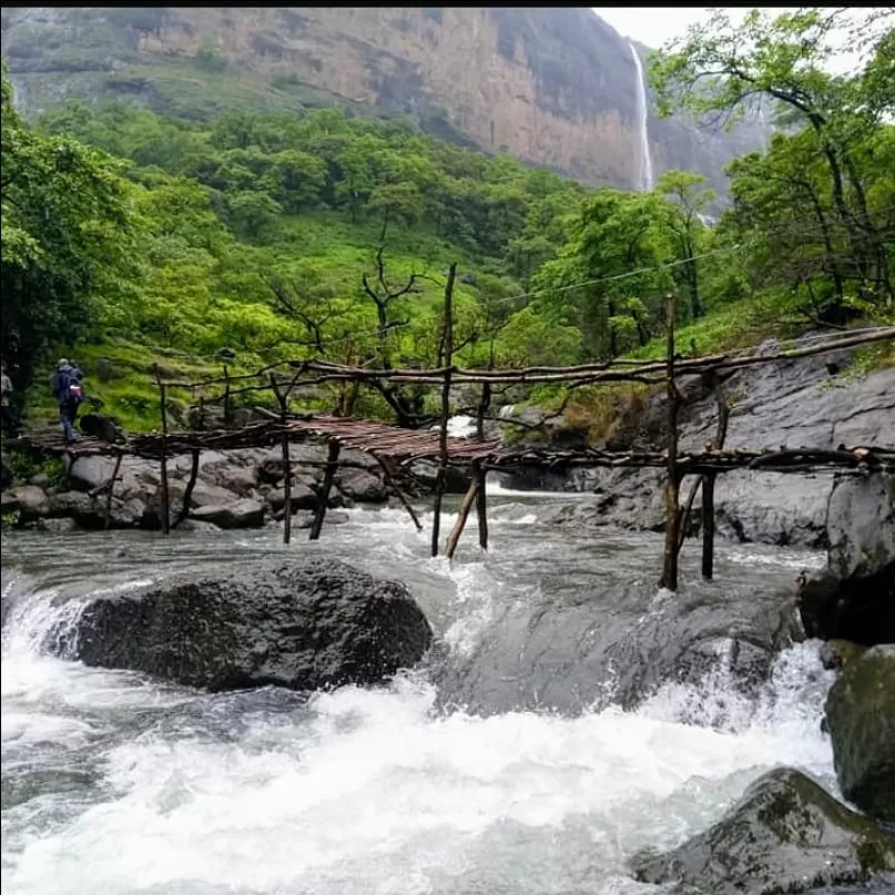Photo of Devkund Waterfall By Deepanshu Gupta