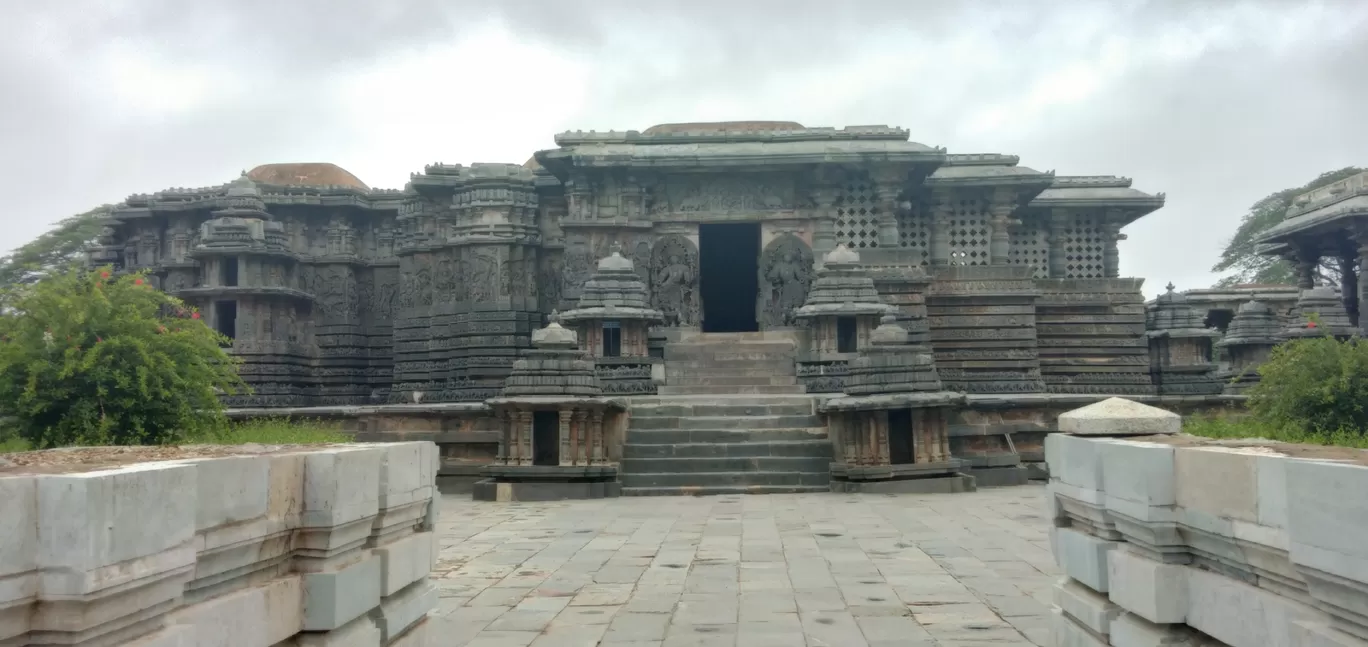 Photo of Halebidu Archaelogical Site By Vive