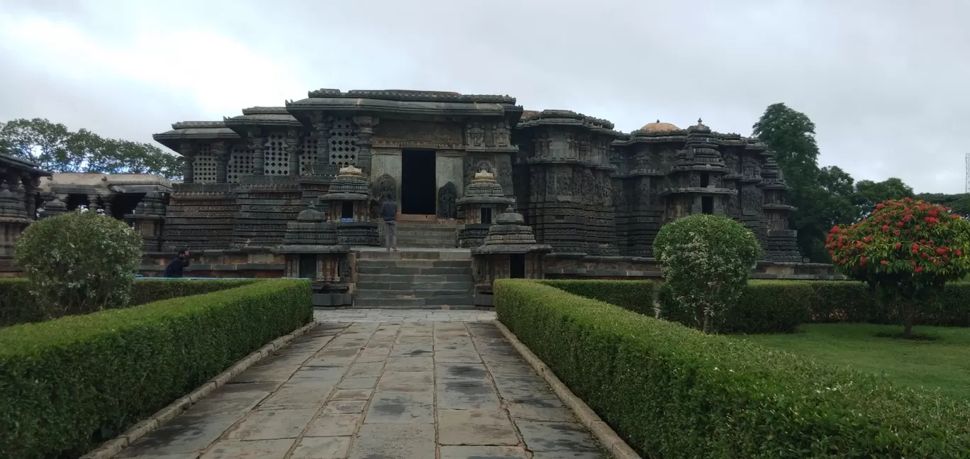 Photo of Halebidu Archaelogical Site By Vive