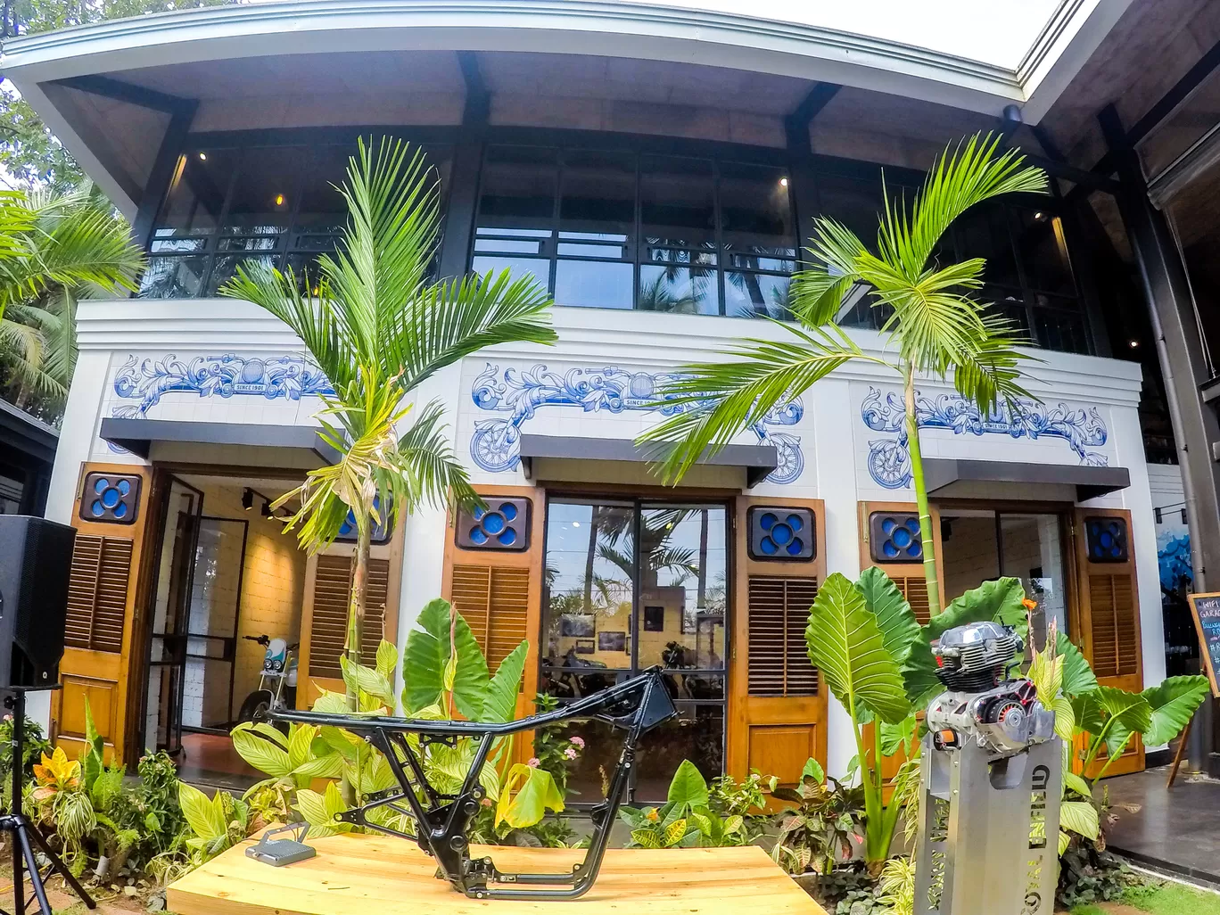 Photo of Royal Enfield Garage Cafe By Jagrut Bhatt