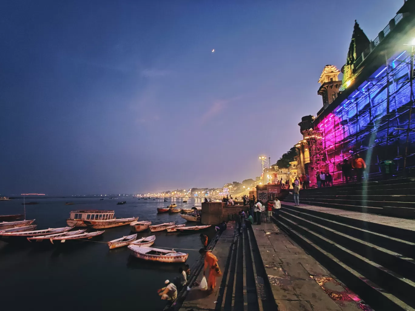 Photo of Dasaswamedh Ghat By Shubhangee Vyas