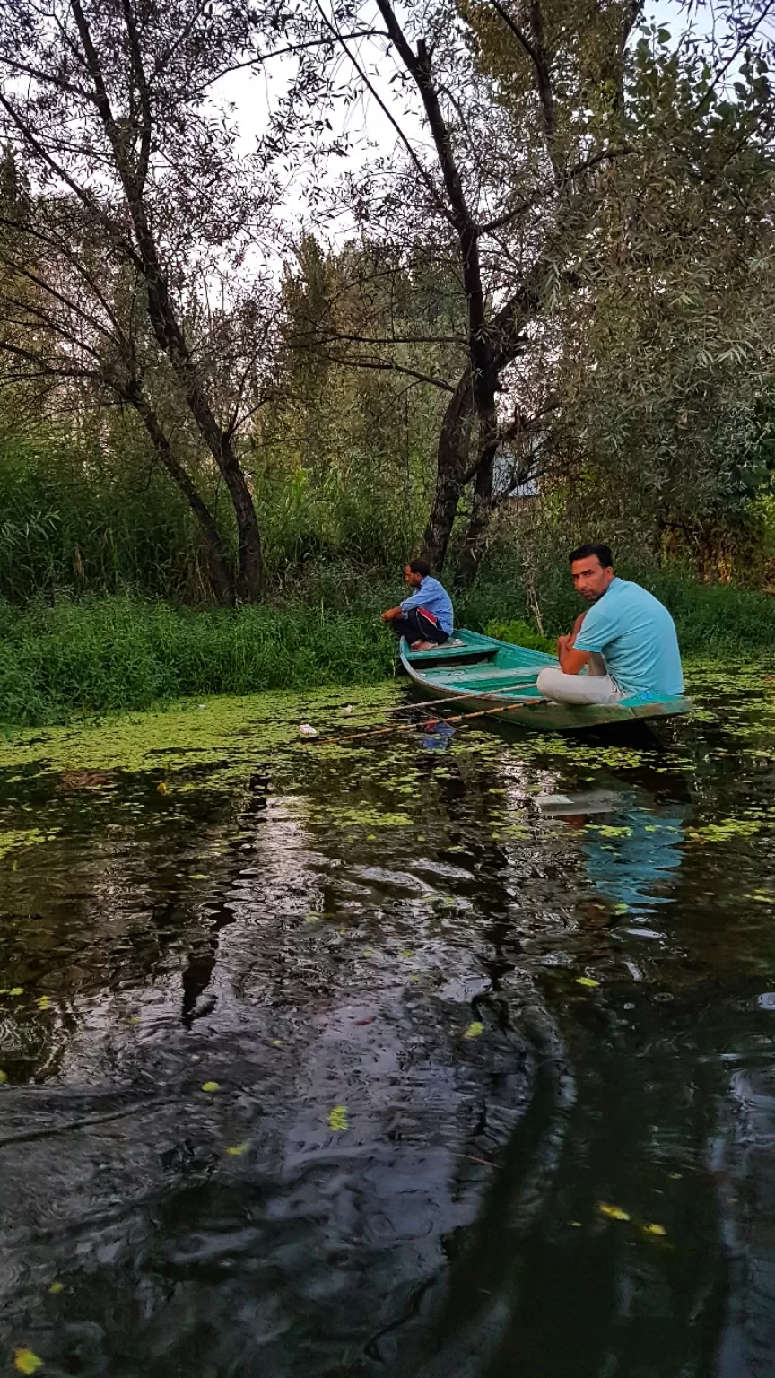 Photo of Dal Lake By Pooja Khandelwal