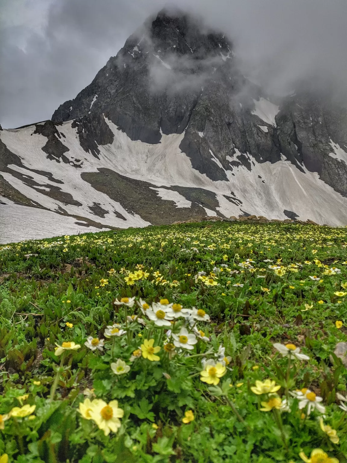 Photo of Kashmir Great Lakes Trek | Trekking In Kashmir By Raghawendra Narayan