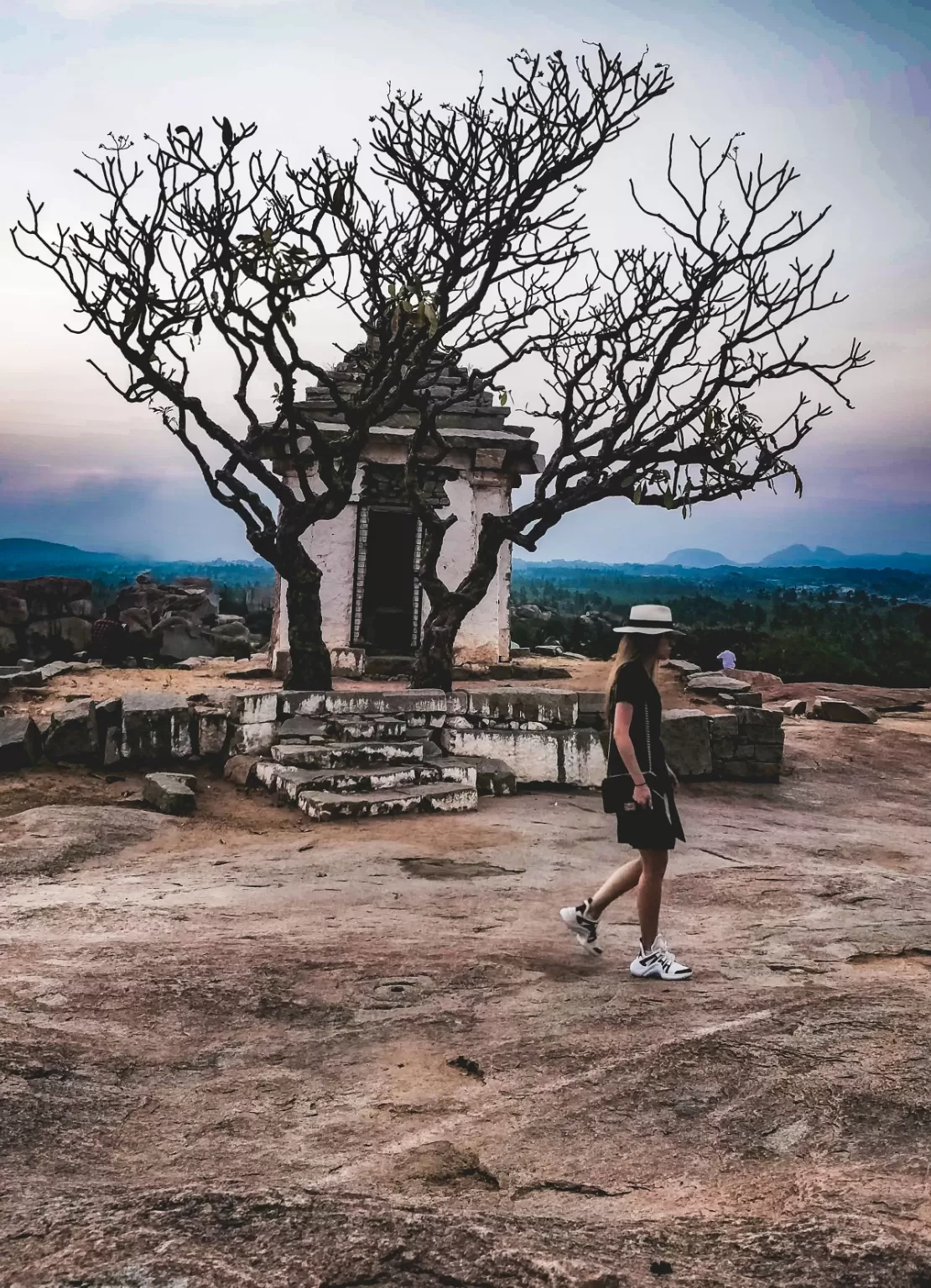 Photo of Hemakuta Hill Temple By hems chaudhari