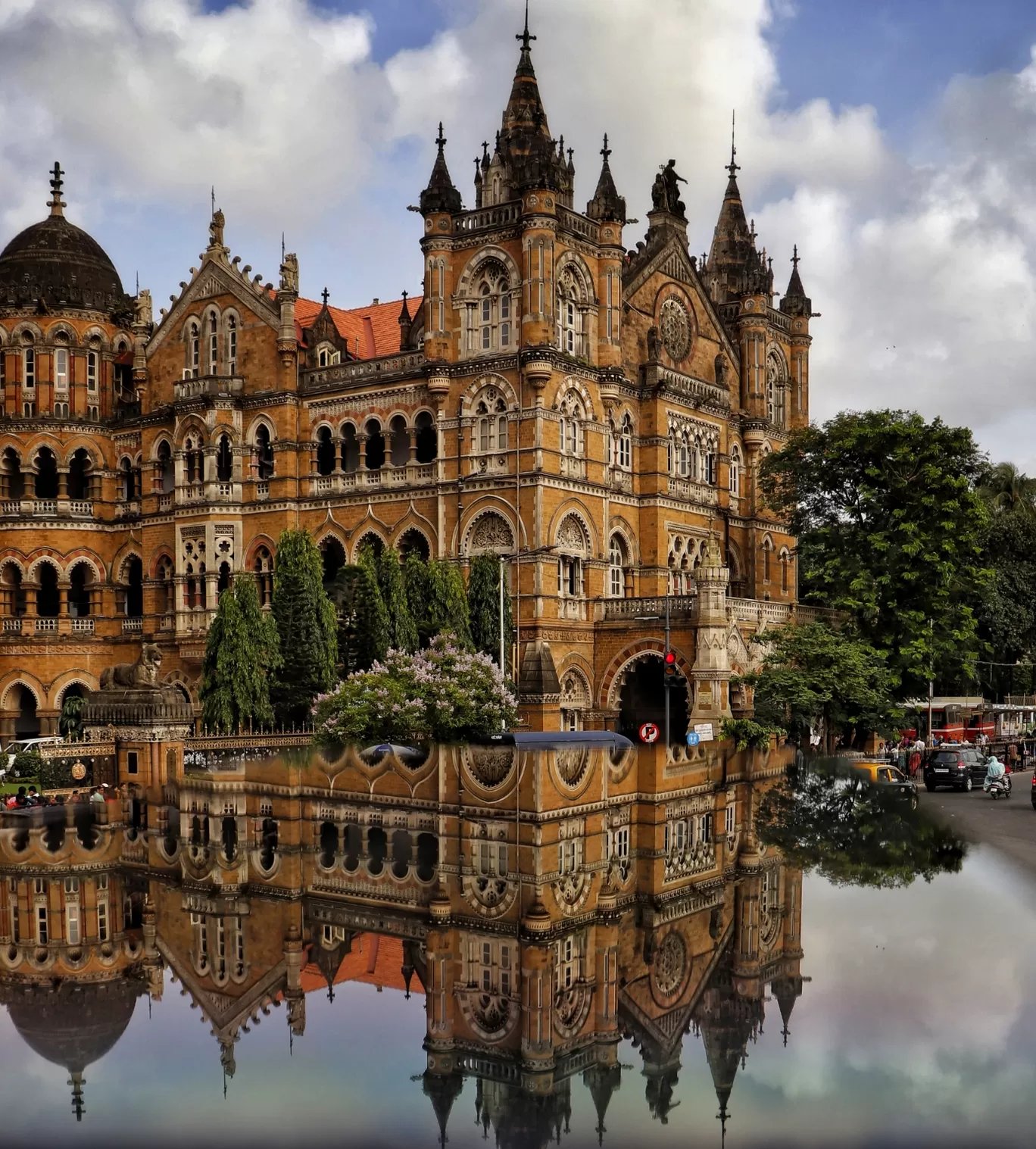 Photo of CST LOCAL TRAIN STATION By Shadab Raza