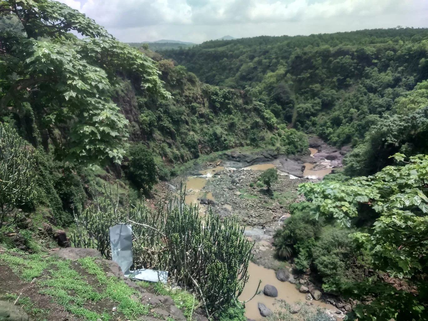Photo of Patalpani Waterfall By Vikas Kumar