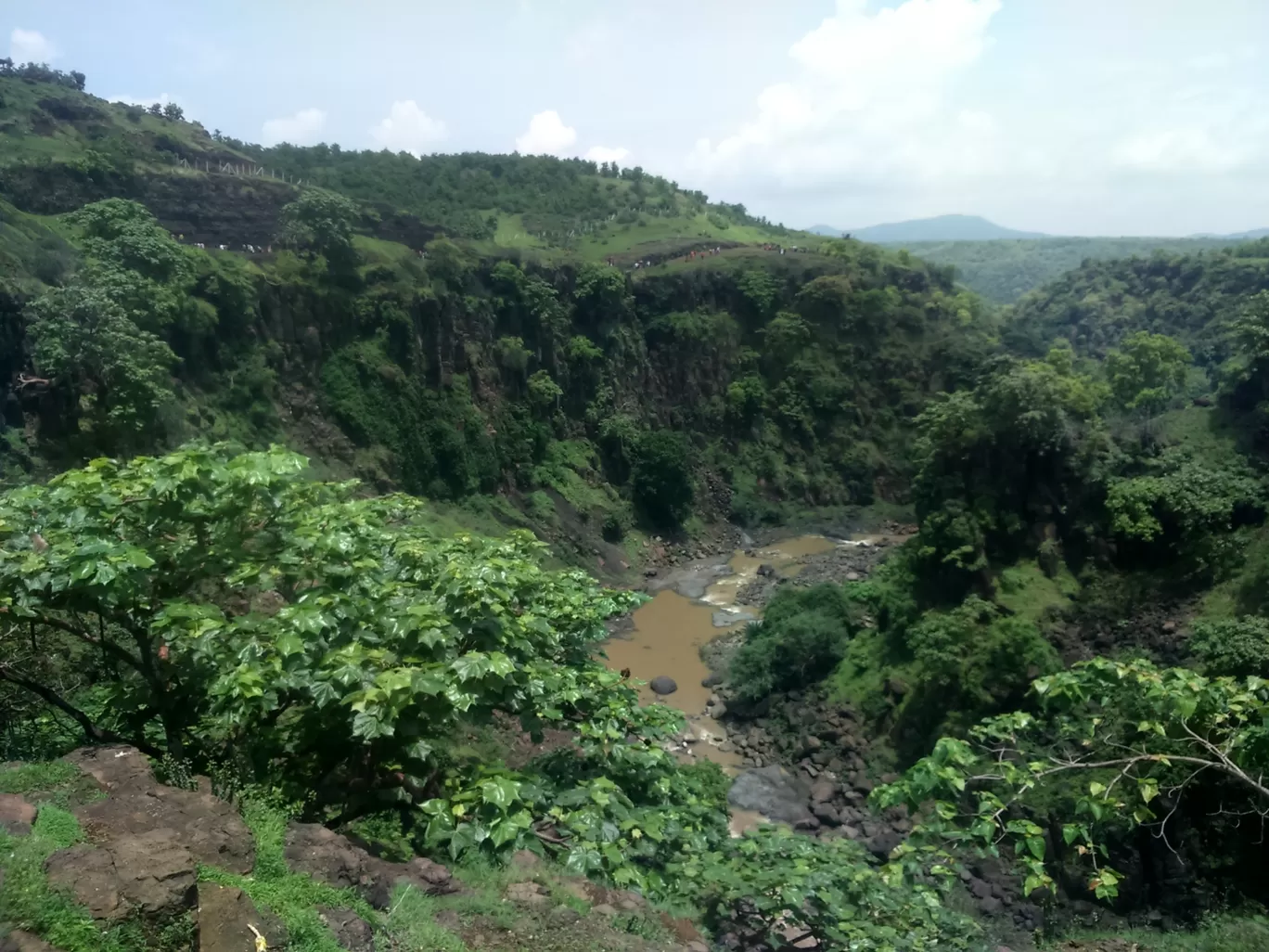 Photo of Patalpani Waterfall By Vikas Kumar