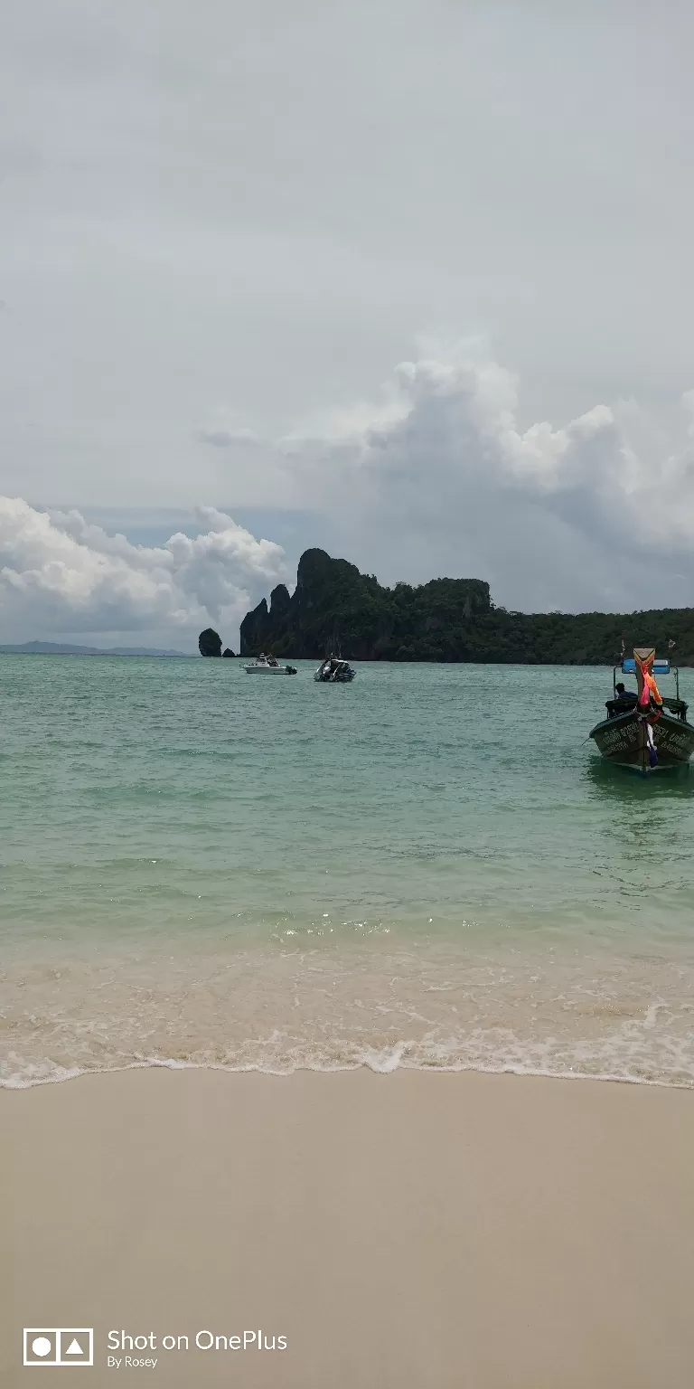 Photo of Krabi By Rosewell Jordan Almeida
