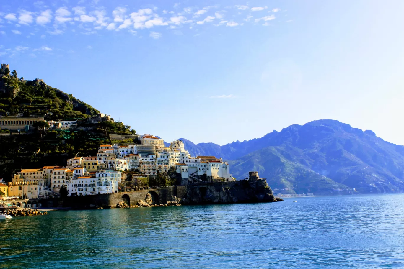 Photo of Amalfi Coast By Yatri Ajabia