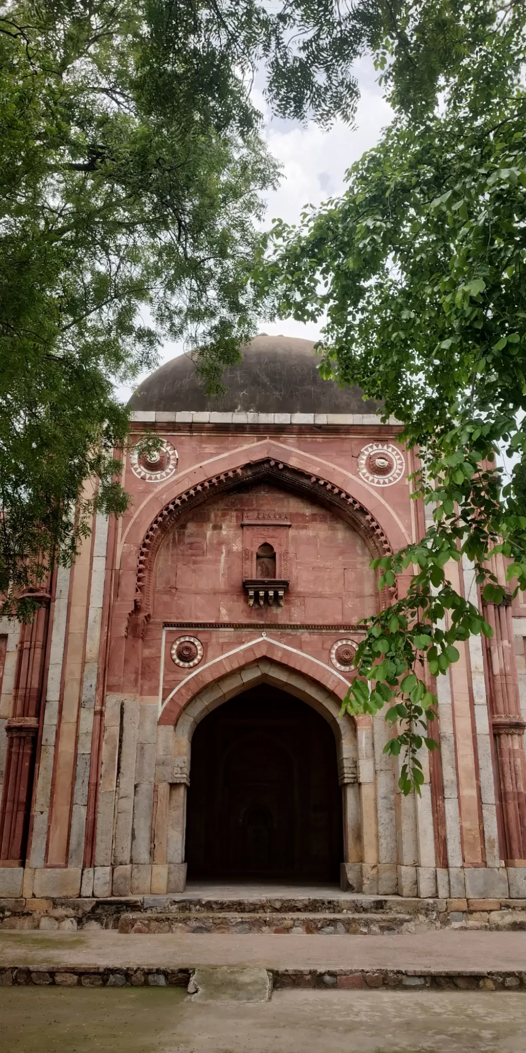 Photo of Mehrauli Archaeological Park By dushyant singh