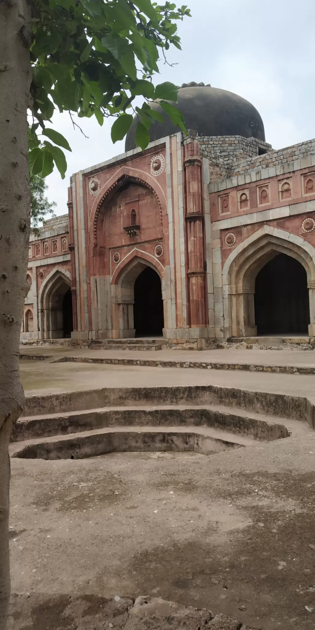 Photo of Mehrauli Archaeological Park By dushyant singh