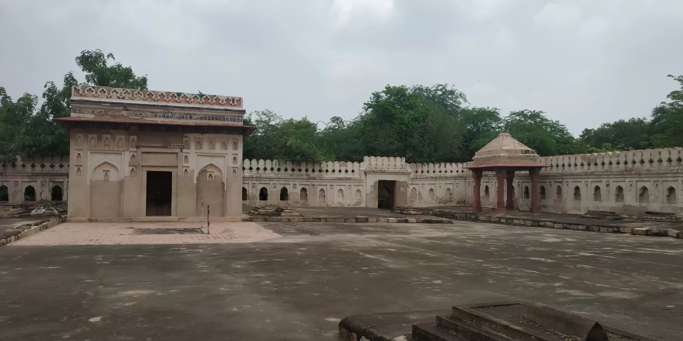 Photo of Mehrauli Archaeological Park By dushyant singh