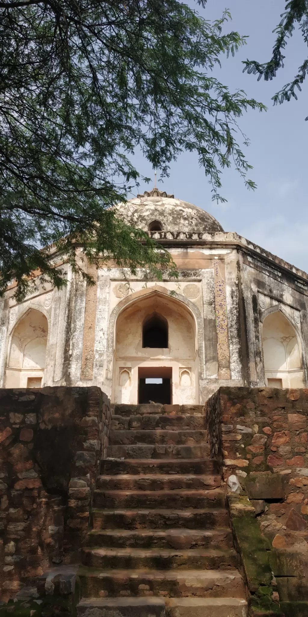 Photo of Mehrauli Archaeological Park By dushyant singh