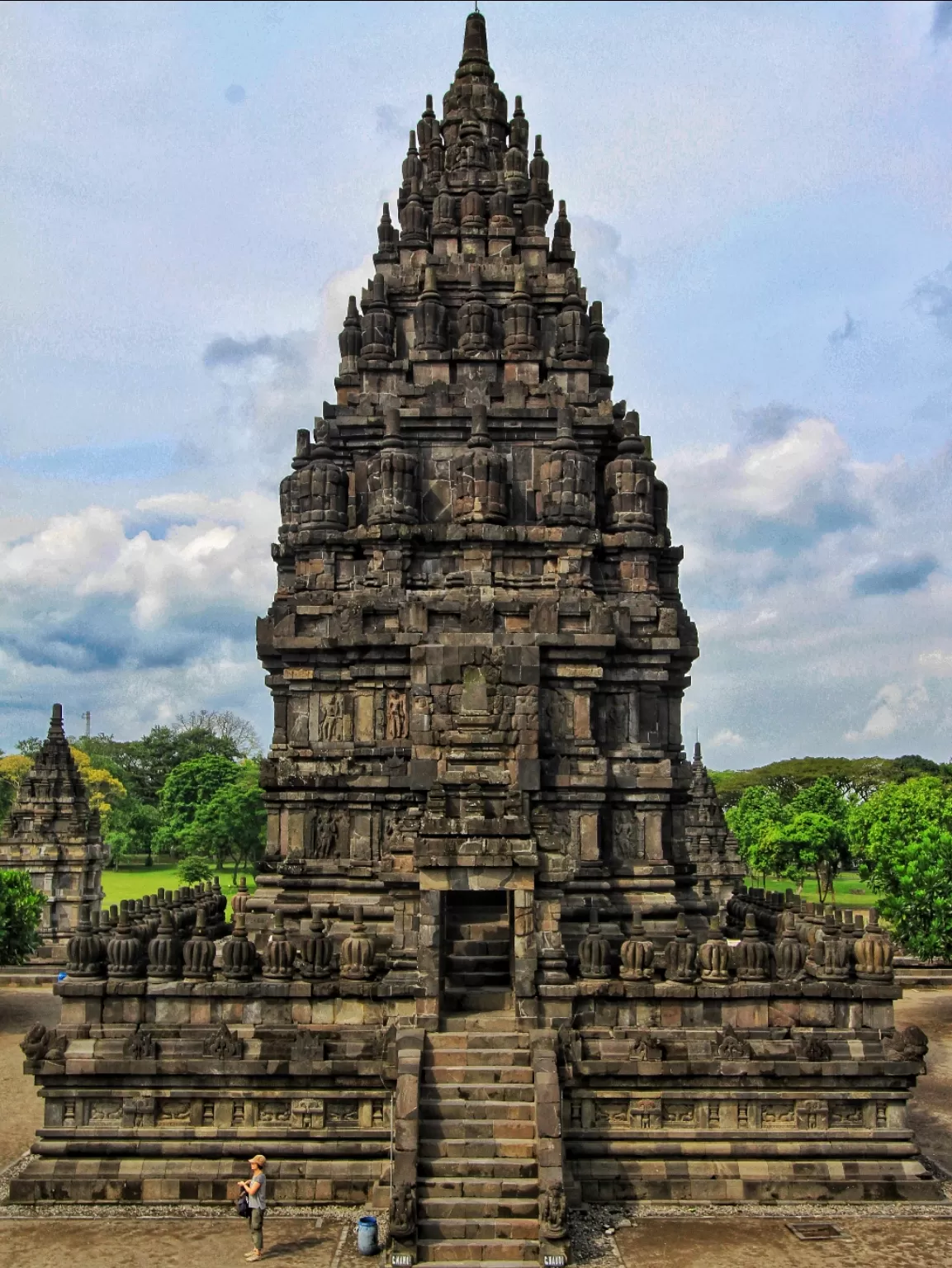 Photo of Candi Prambanan By De WANDERER Soul