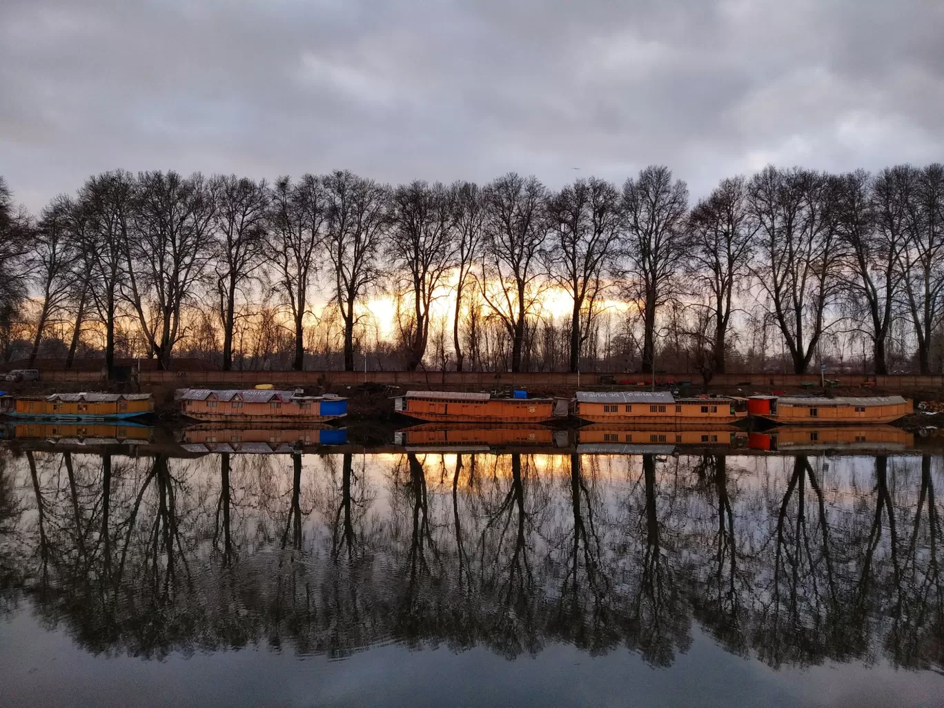 Photo of Dal Lake By Malik Mehrooz