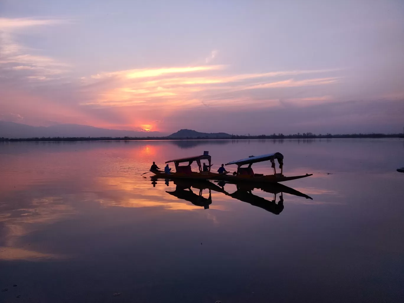 Photo of Dal Lake By Malik Mehrooz