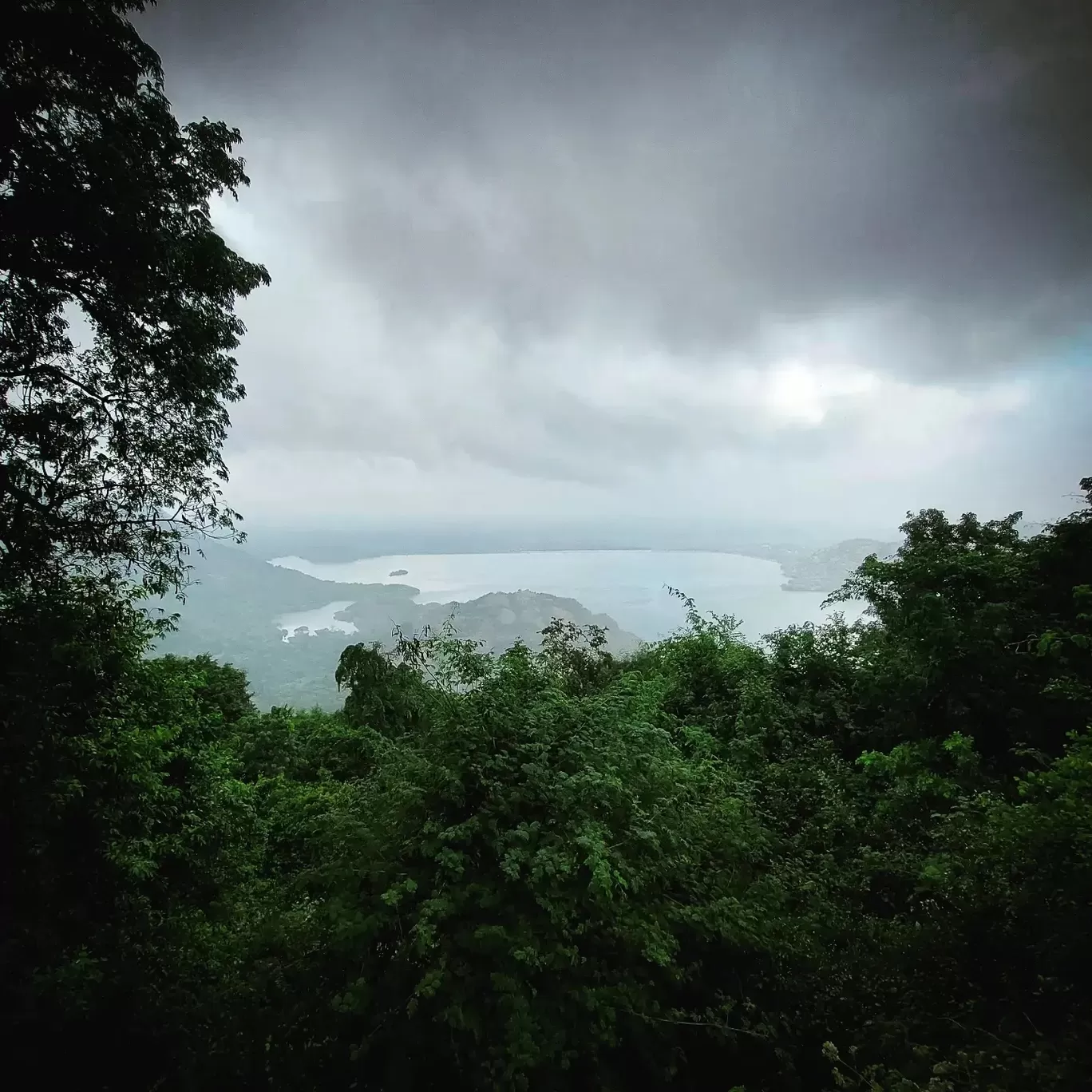 Photo of Valparai By Ravindra Vasireddy