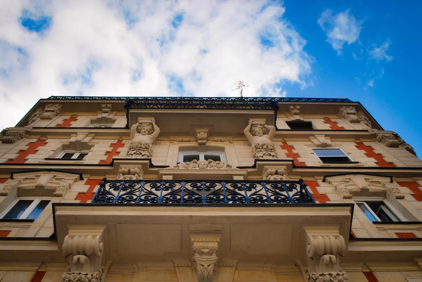 Photo of Paris By Priyanka Telang