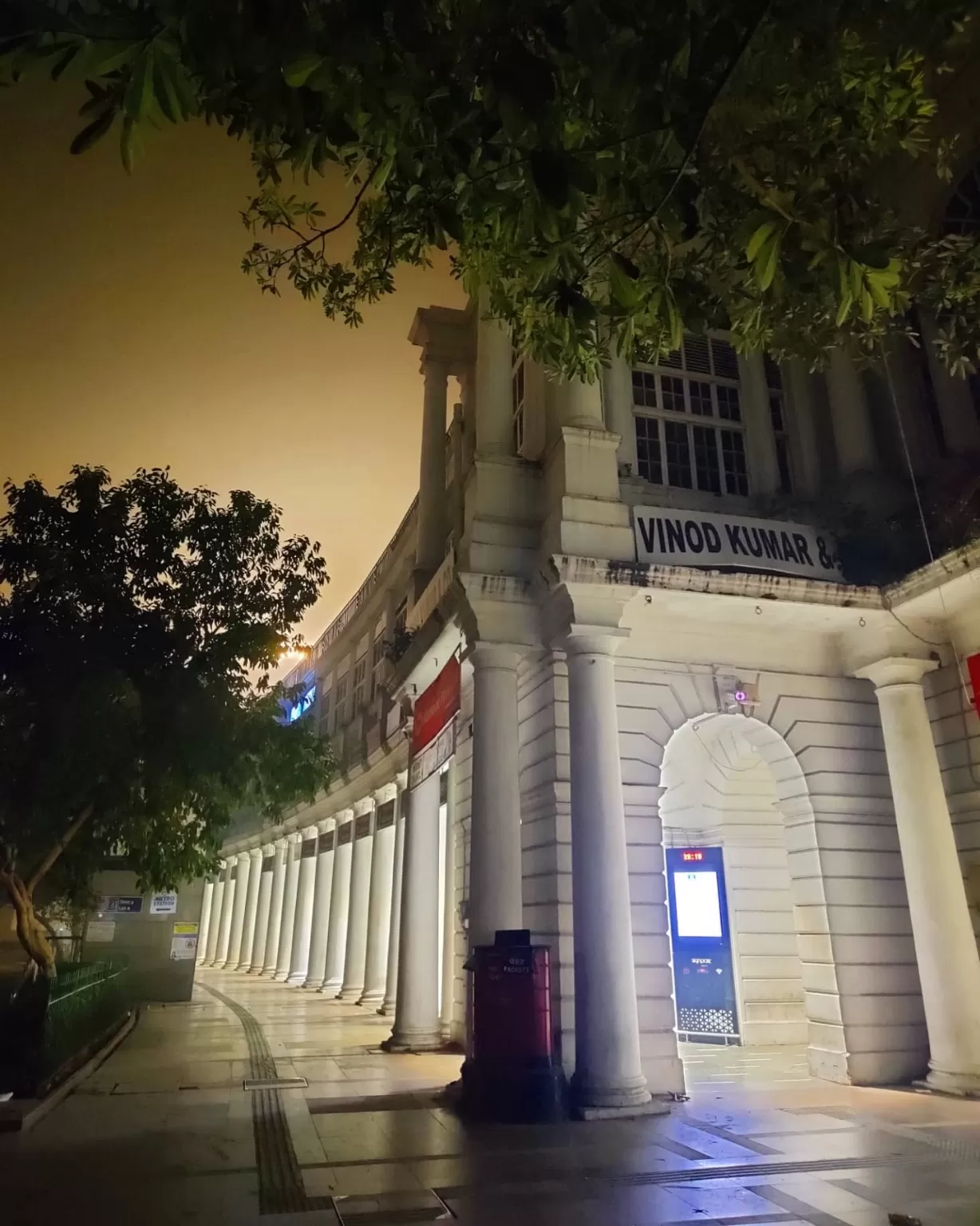 Photo of Connaught Place By Sadir Khan