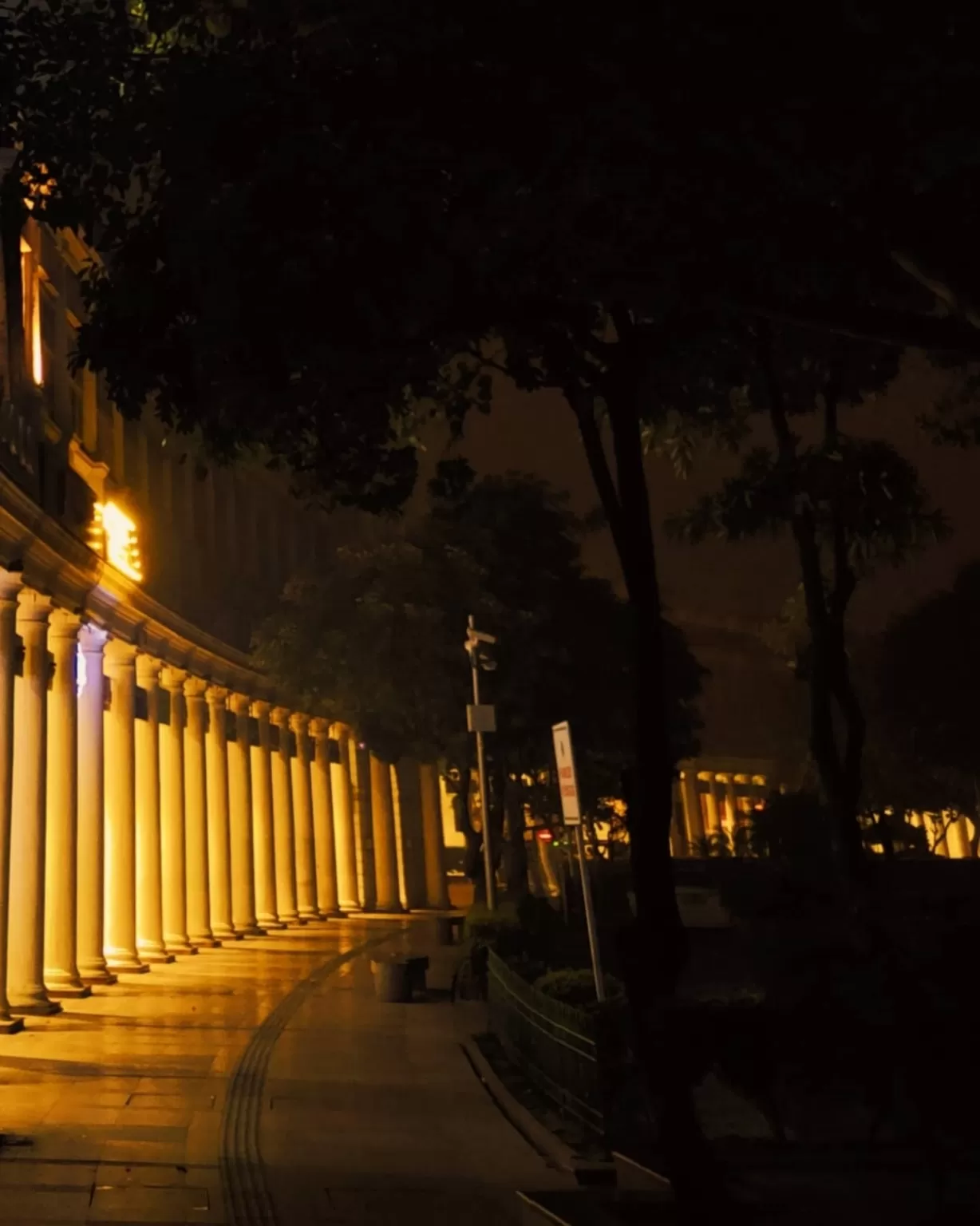 Photo of Connaught Place By Sadir Khan