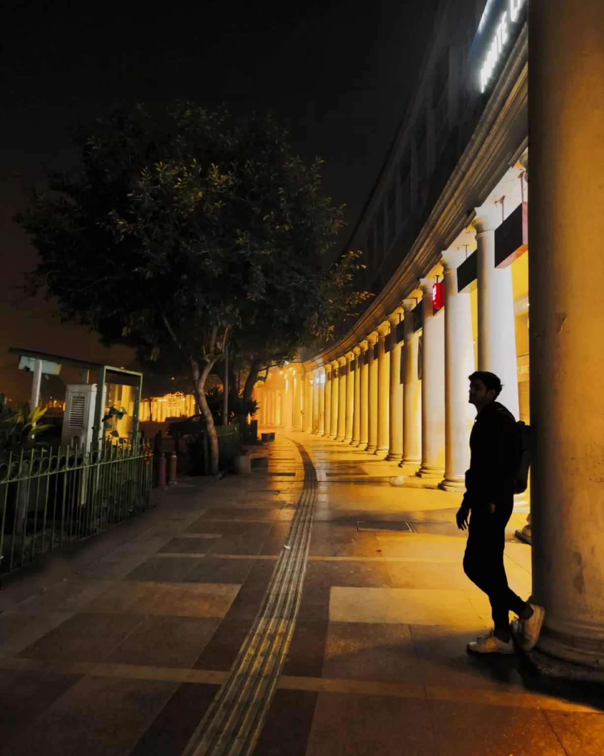 Photo of Connaught Place By Sadir Khan