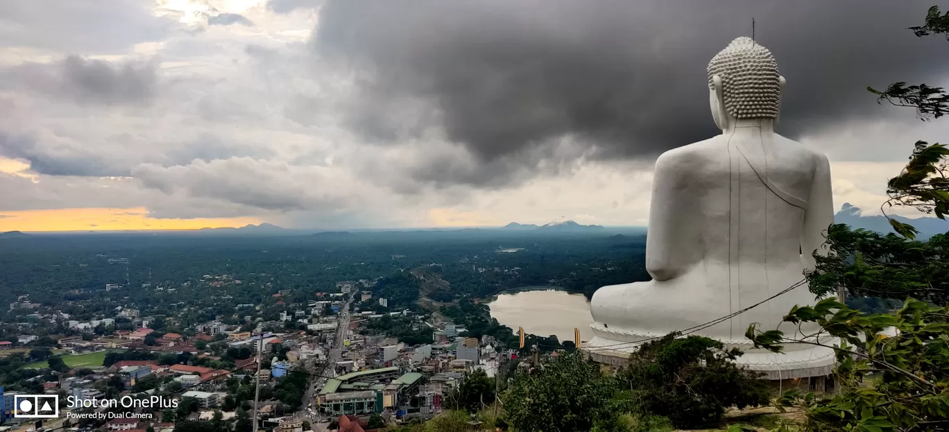 Photo of Athugala Rock By Ashish