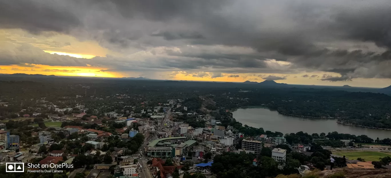 Photo of Athugala Rock By Ashish