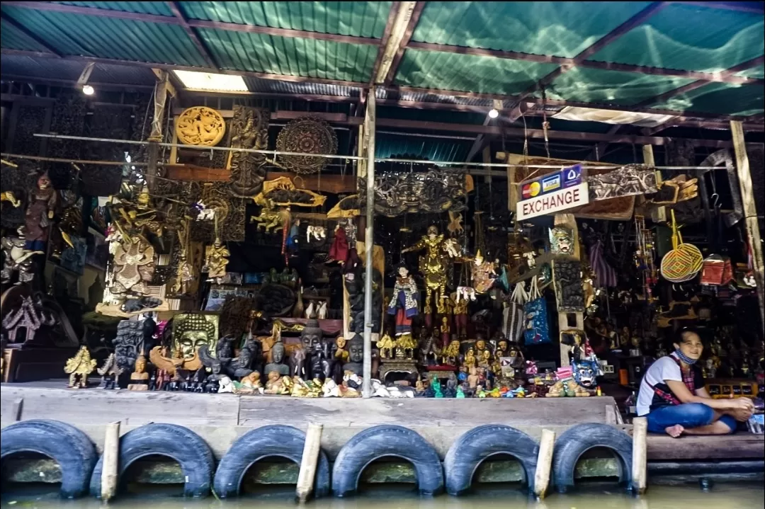 Photo of Damnoen Saduak Floating Market By bhavika jadeja