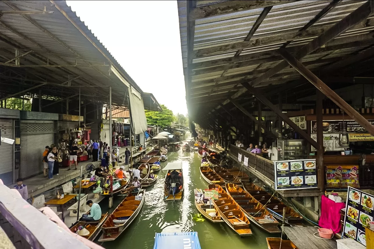 Photo of Damnoen Saduak Floating Market By bhavika jadeja