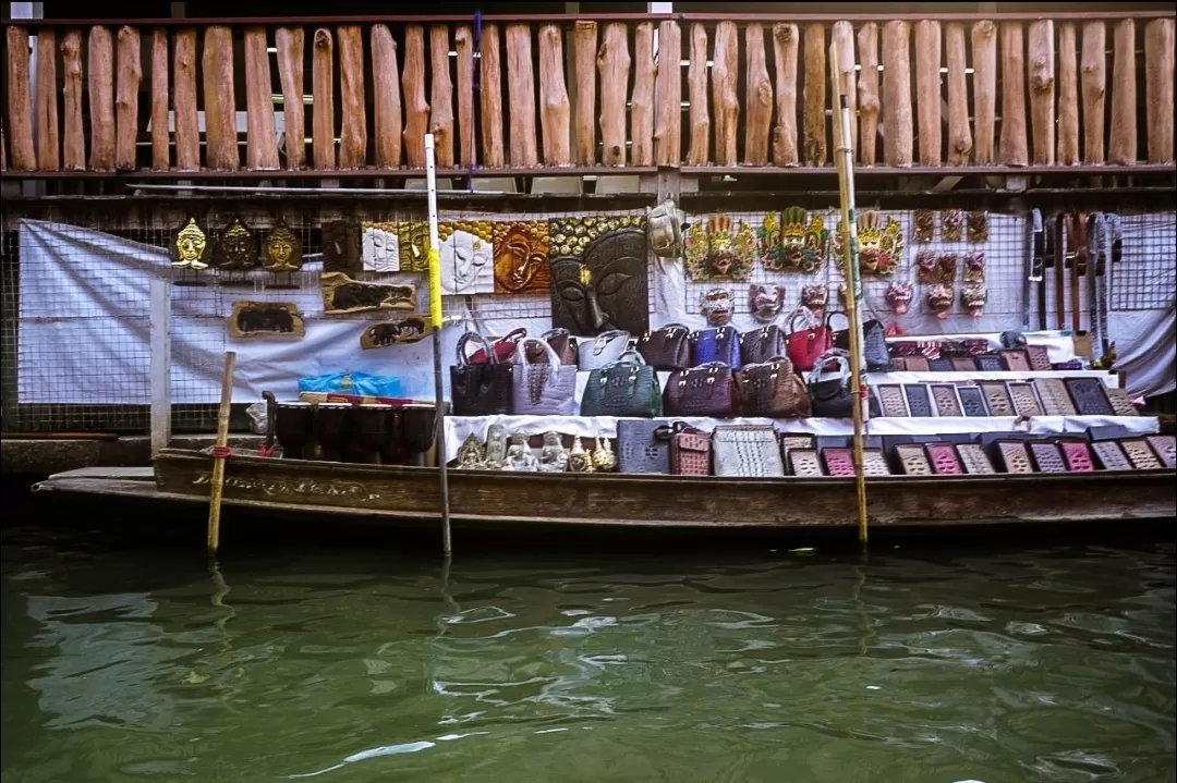 Photo of Damnoen Saduak Floating Market By bhavika jadeja