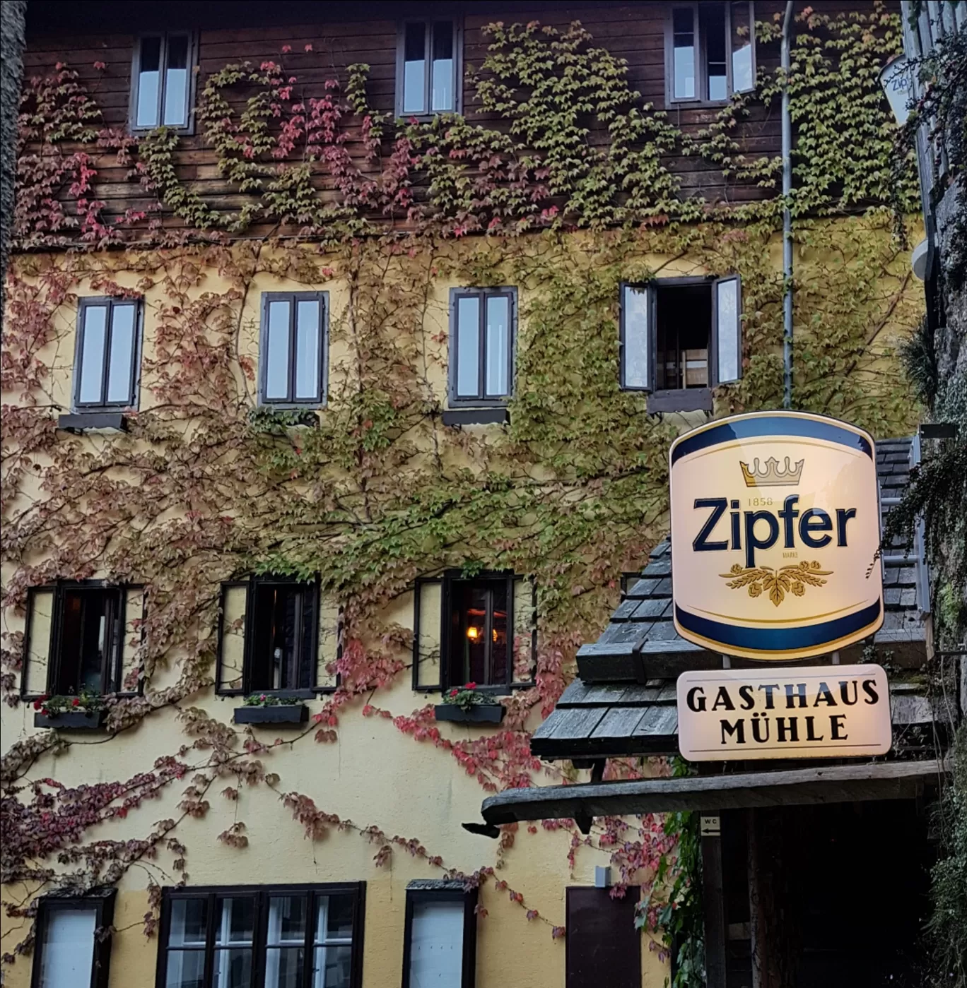 Photo of Hallstatt By Sailee Paranjpe