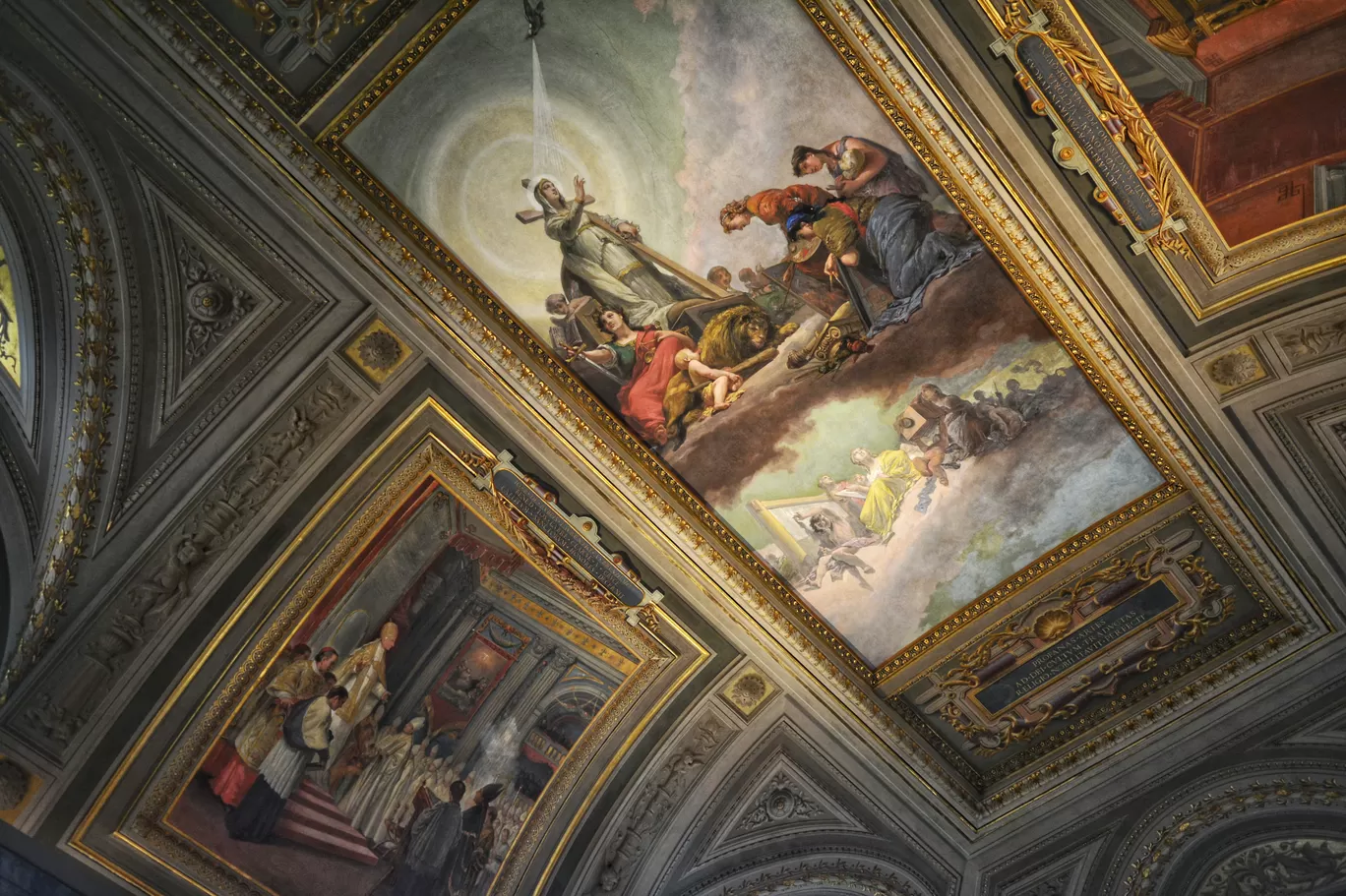 Photo of Louvre Museum By Amit Pal