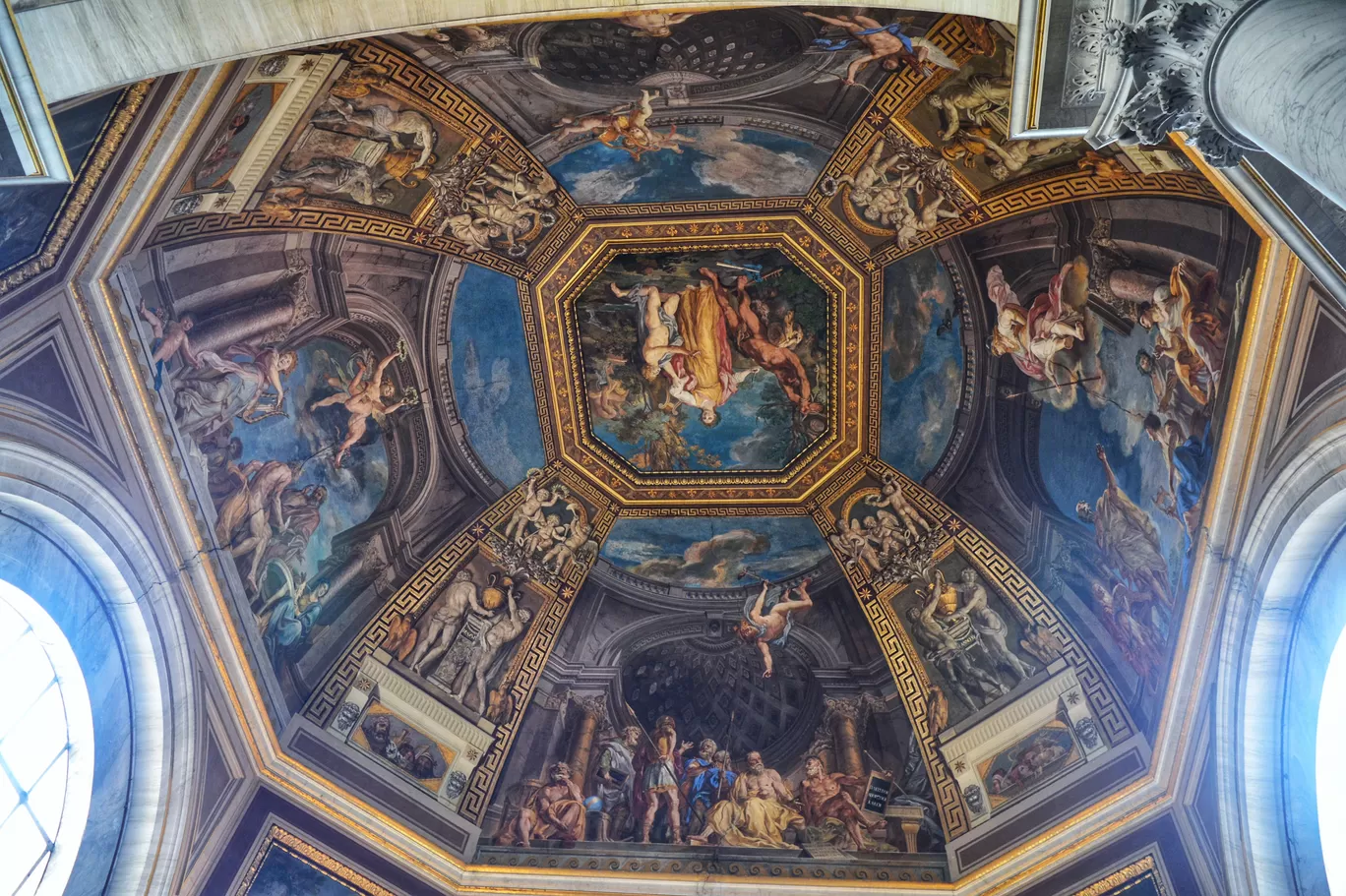 Photo of Louvre Museum By Amit Pal