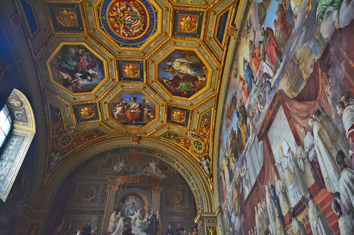 Photo of Louvre Museum By Amit Pal