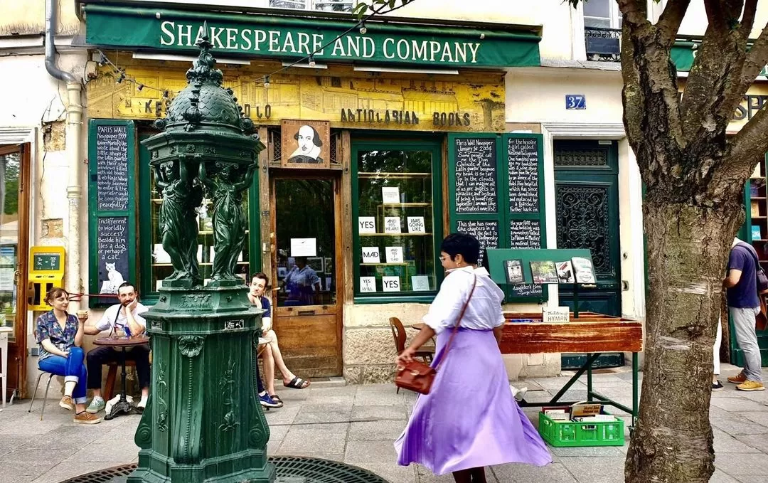 Photo of Paris By Karishma Shaikh