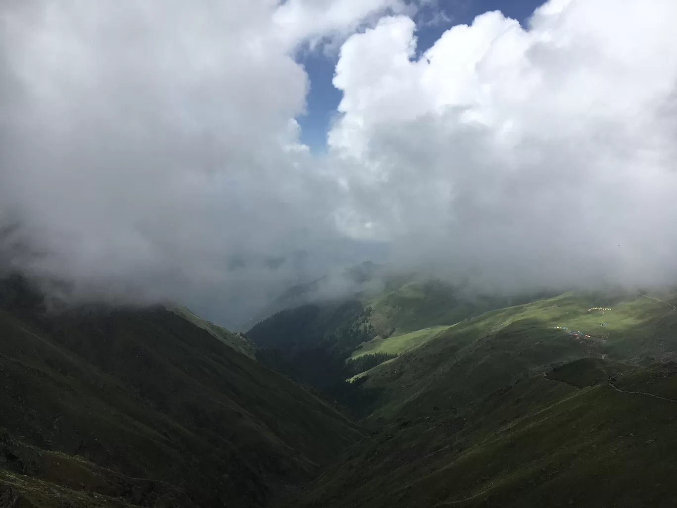 Photo of Roopkund Lake By Aakarsh Rai